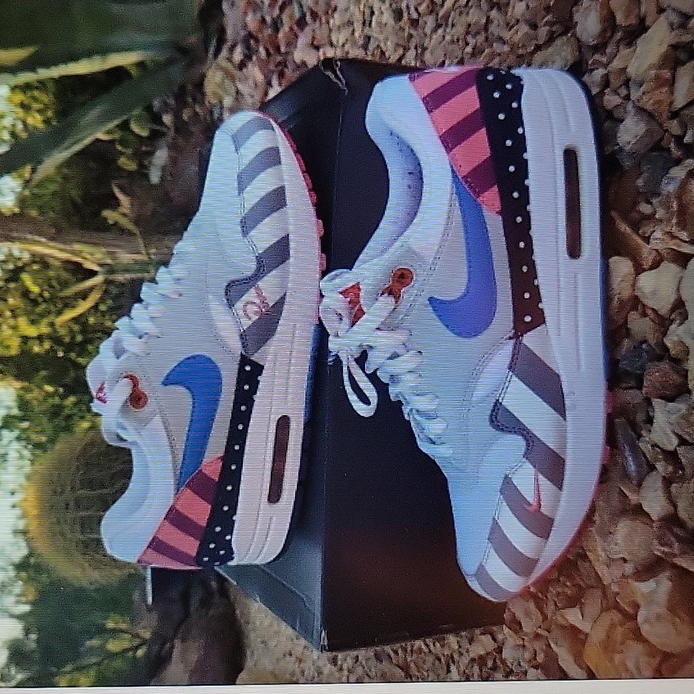 Nike Air max 1 parra white 2018 US Men's size 8.5 used AT3057-100